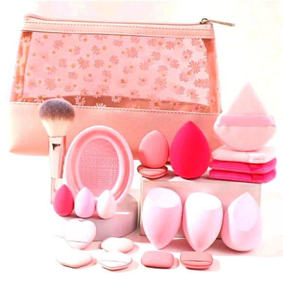 Other - Makeup bag 21 pieces